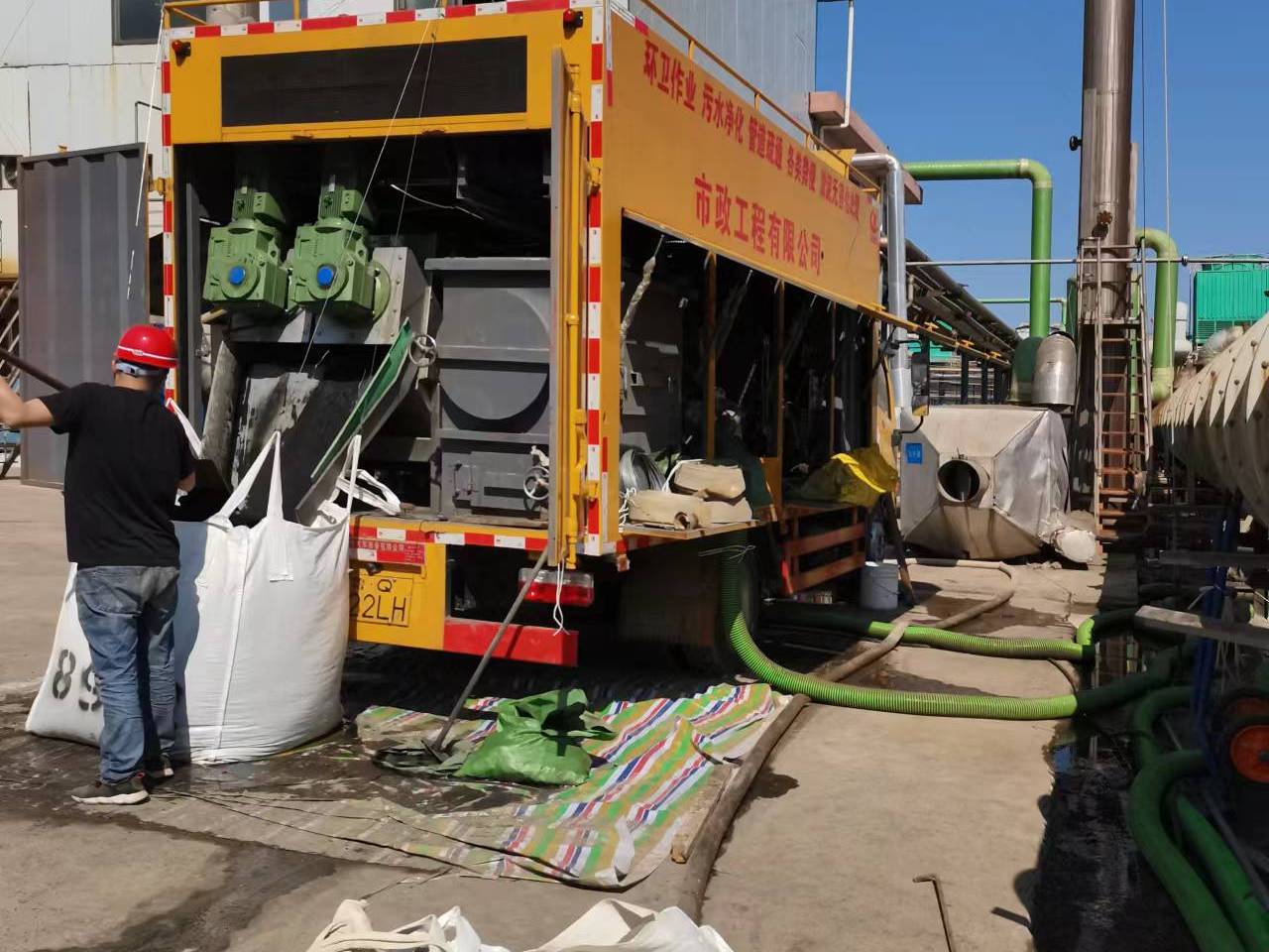 武穴淤泥压干处理